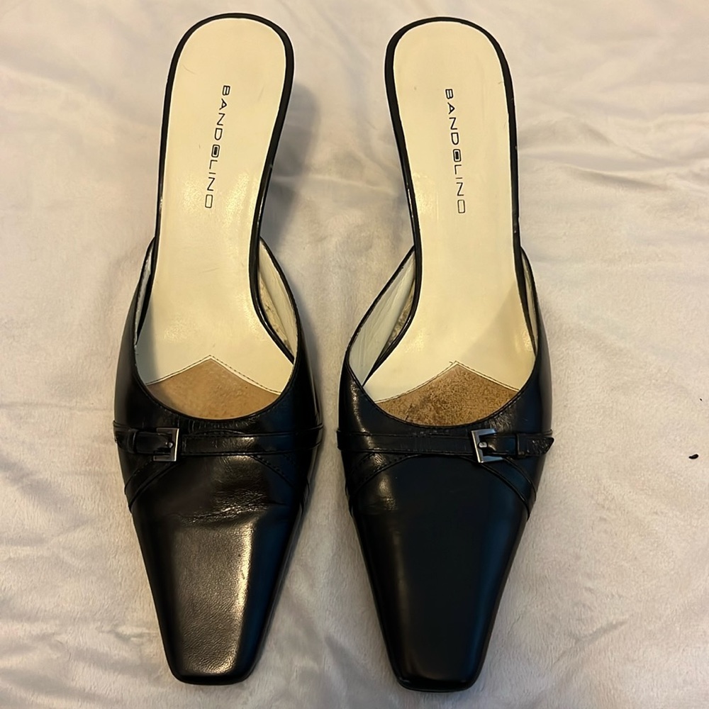 Black kitten heels